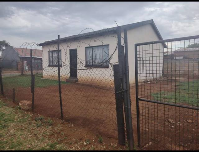 2 BEDROOM HOUSE FOR SALE IN VOSLOORUS EXT